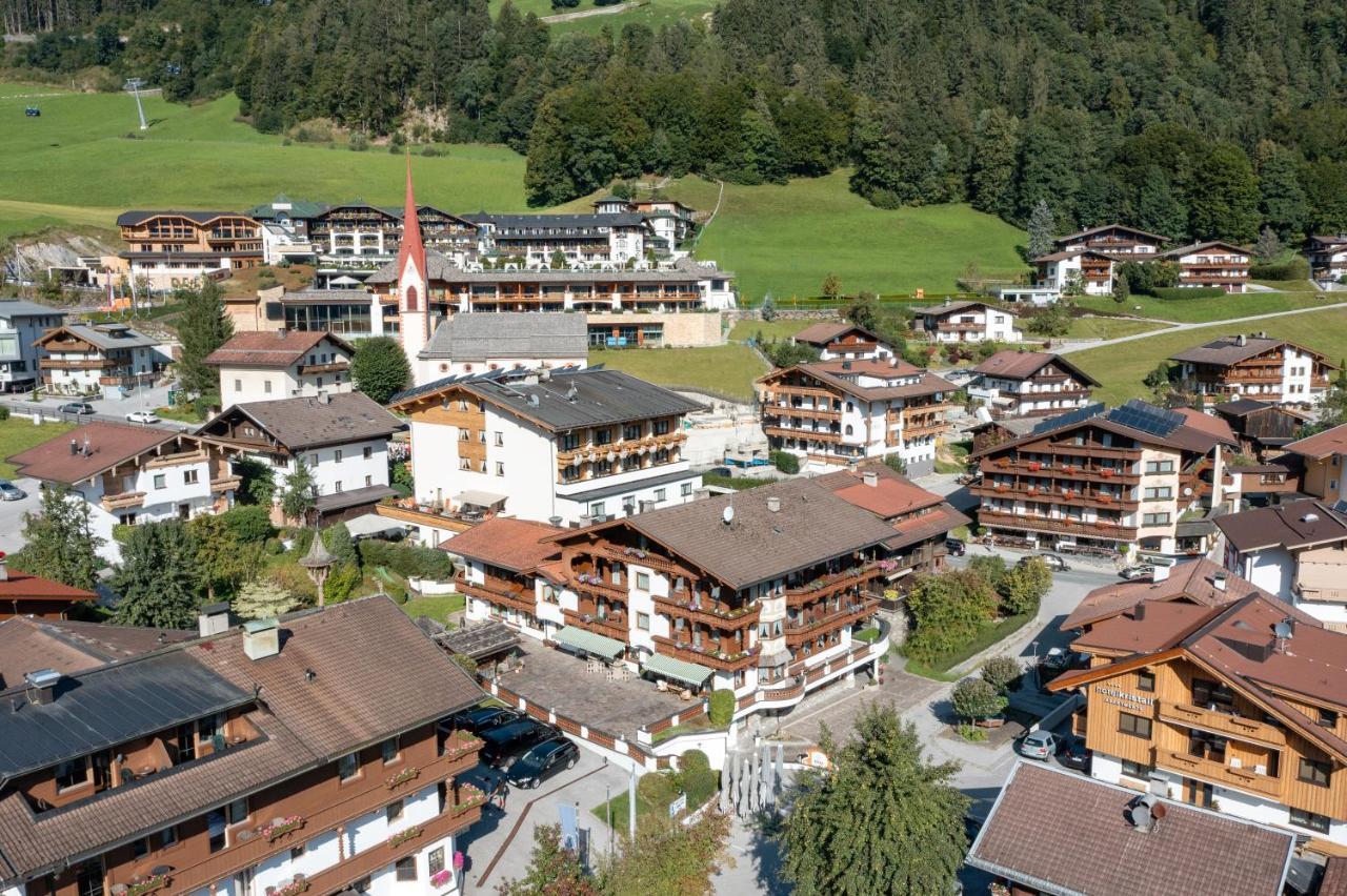 Hotel BLIZZ Finkenberg Buitenkant foto