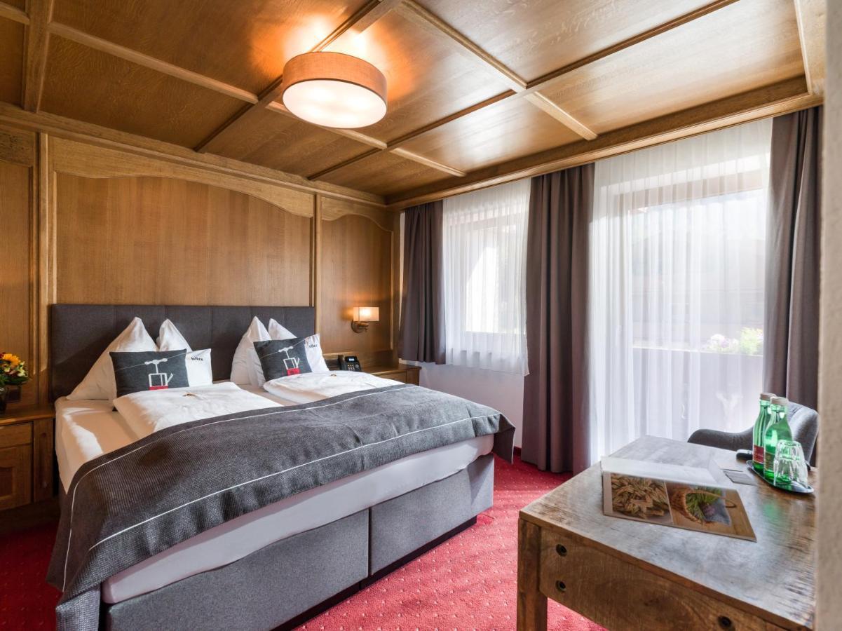 Hotel BLIZZ Finkenberg Buitenkant foto