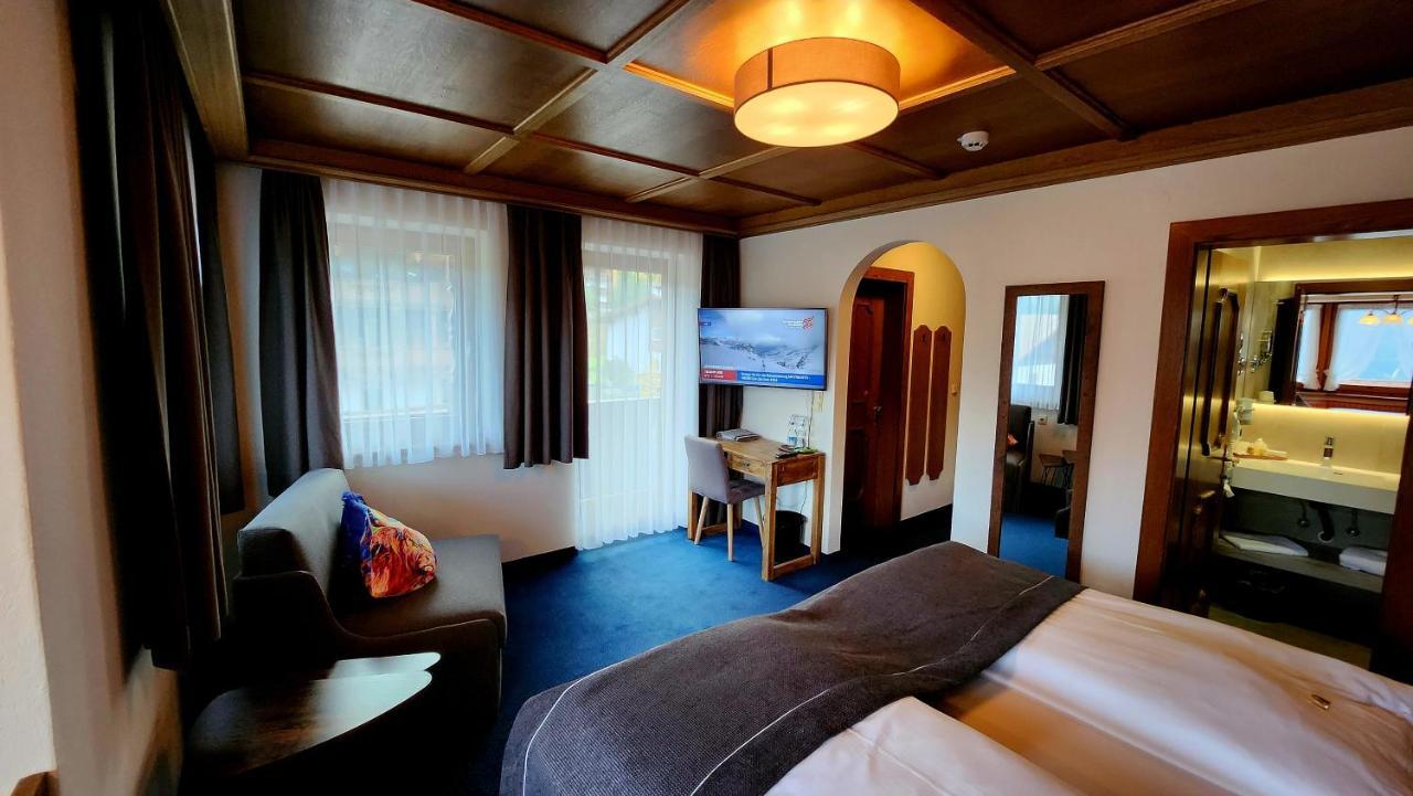 Hotel BLIZZ Finkenberg Buitenkant foto